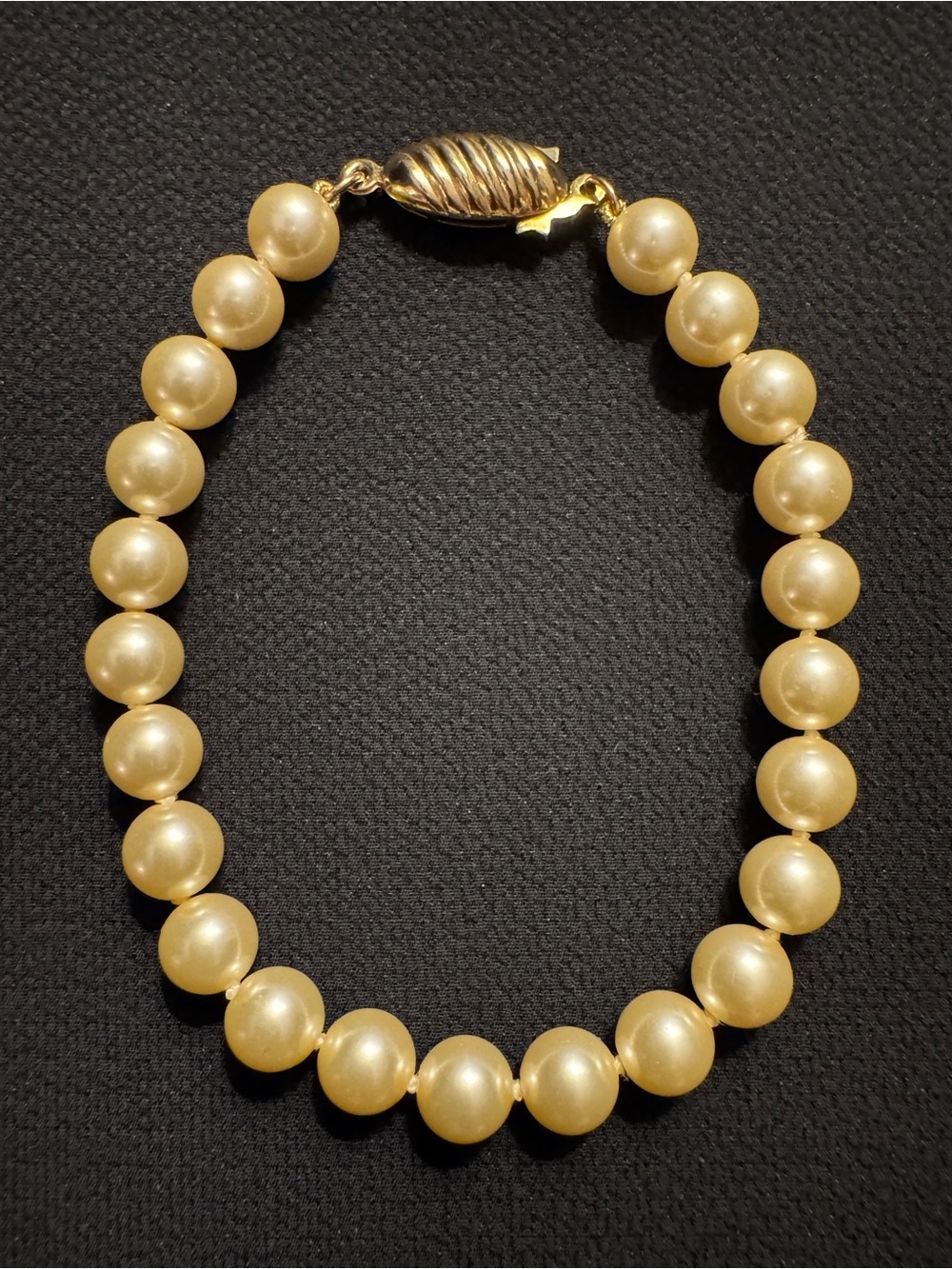 Classic Pearl Bracelet with Gold Tone Ribbed Clasp 8”